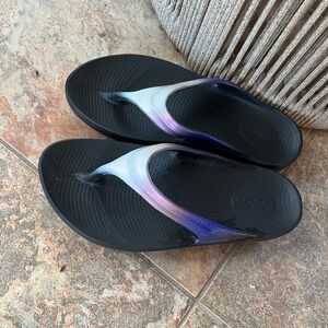 OOFOS  Comfortable Pearl and Purple Women's Sandals